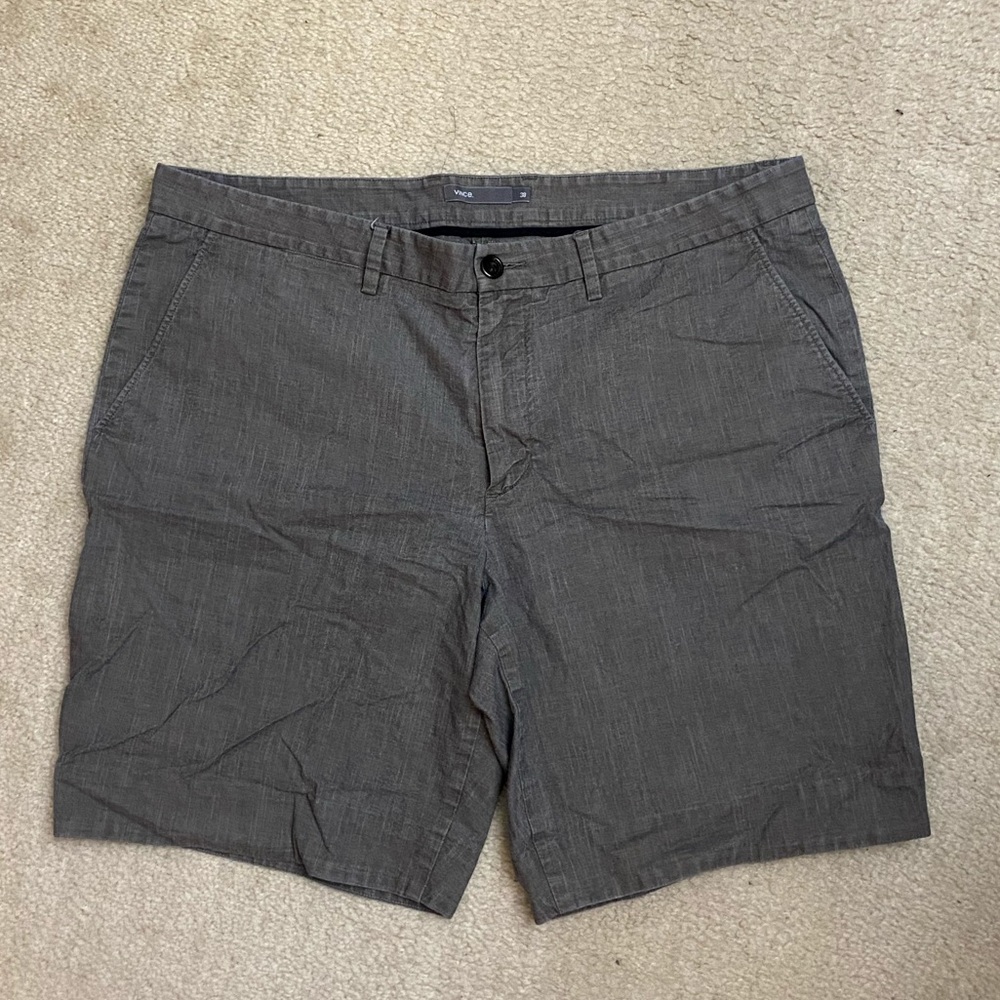 Men’s dark gray Vince shorts 38